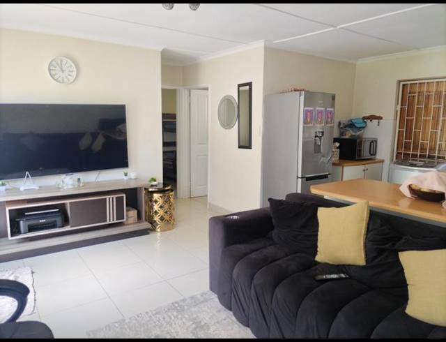 2 BEDROOM SIMPLEX FOR SALE IN FARNINGHAM RIDGE